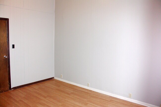 Building Photo - House Located Near Maxey Park, Medical Dis...