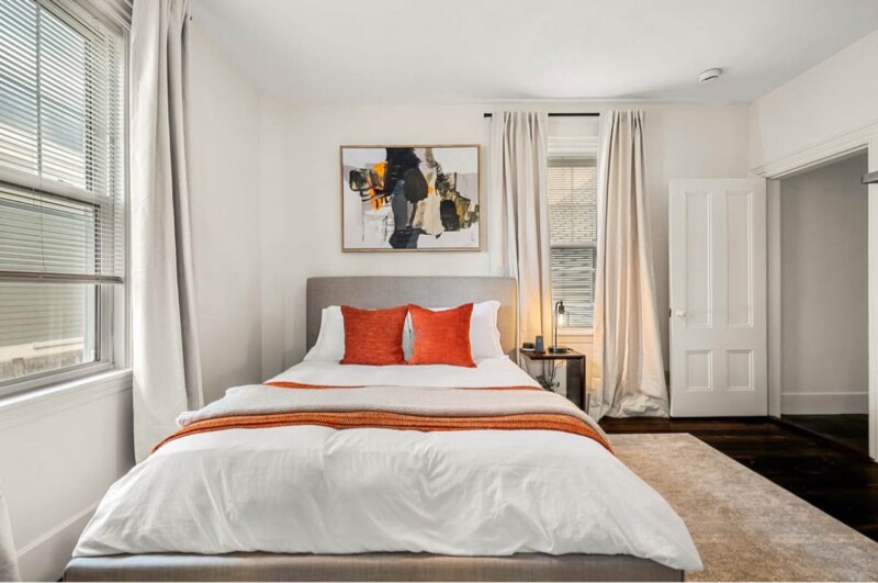 Building Photo - 48 School St