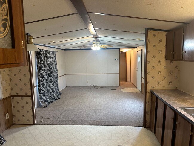 Building Photo - 108 Pine Ridge Dr