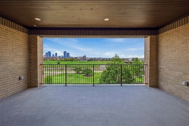 Building Photo - 404 Vista Buena Trl