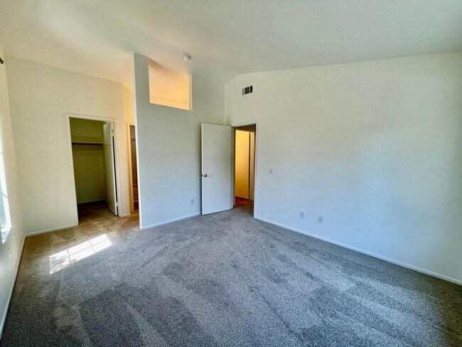 Building Photo - Charming 2bdrm/2ba in Foothill Ranch