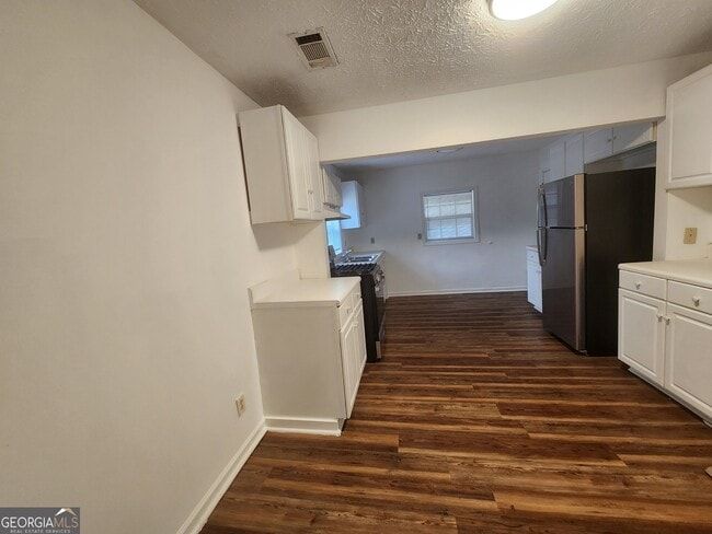 Building Photo - 7734 Aurora Dr