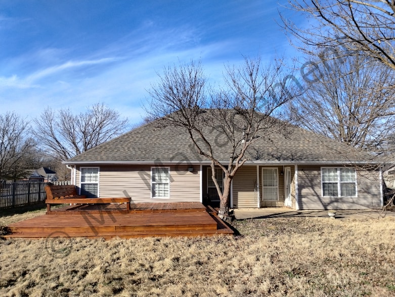 Building Photo - 1850 N Cannondale Dr