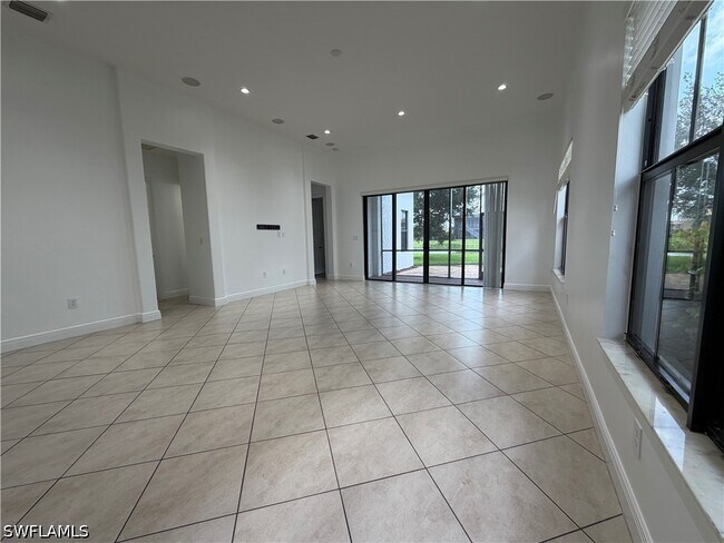 Building Photo - 5299 Ferrari Ave