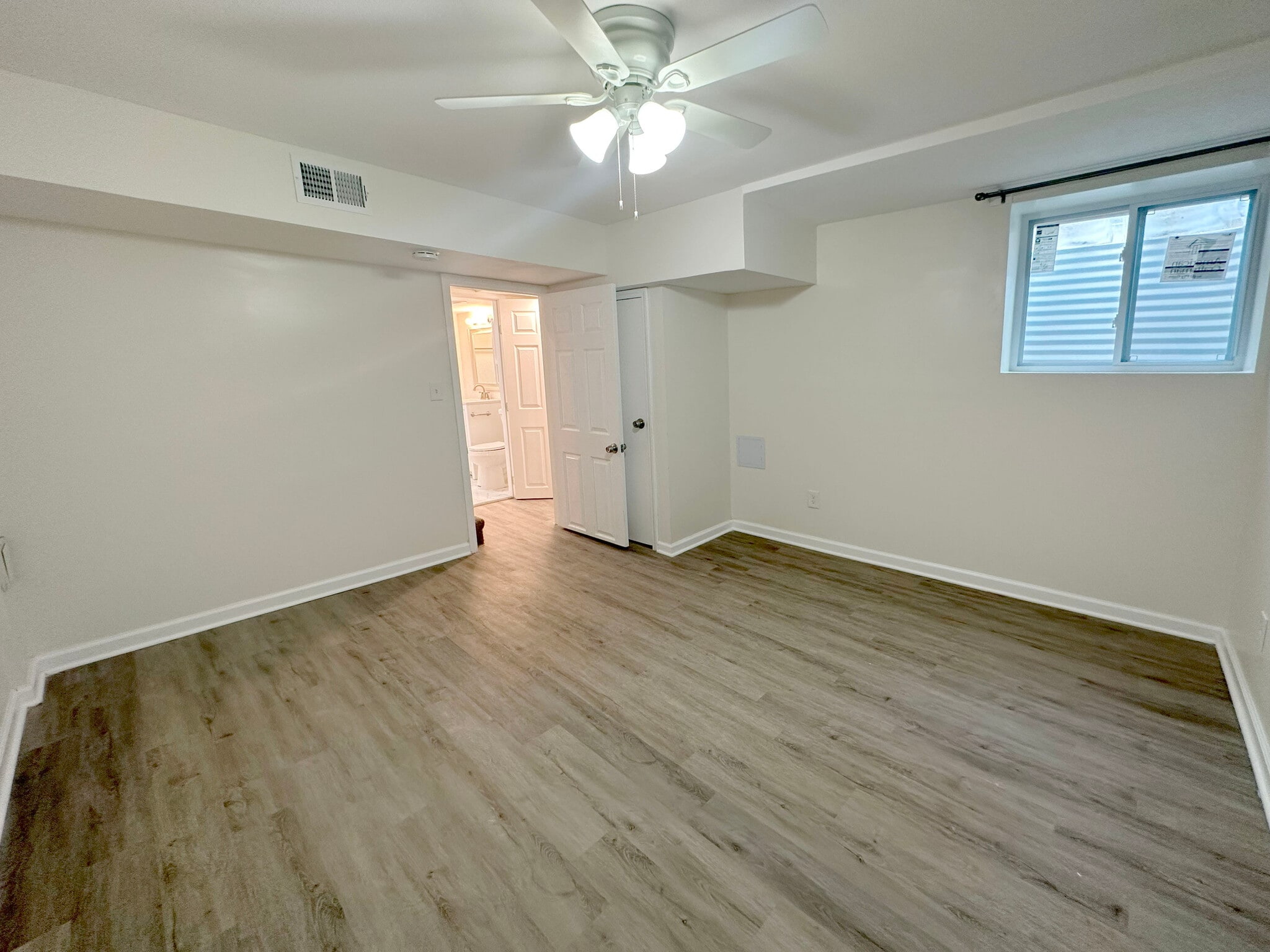 Building Photo - 1417 La Chateau Dr