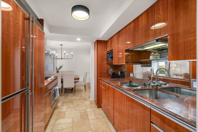 Building Photo - 1111 S Ocean Blvd