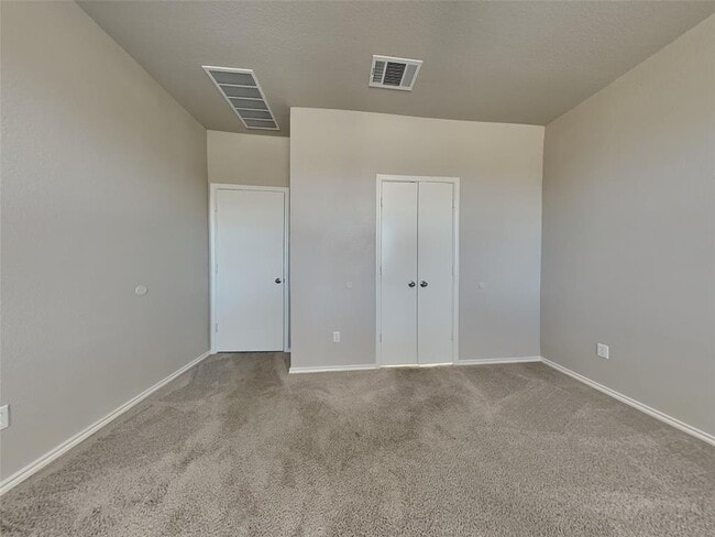 Building Photo - 5124 Saddle Clb Dr