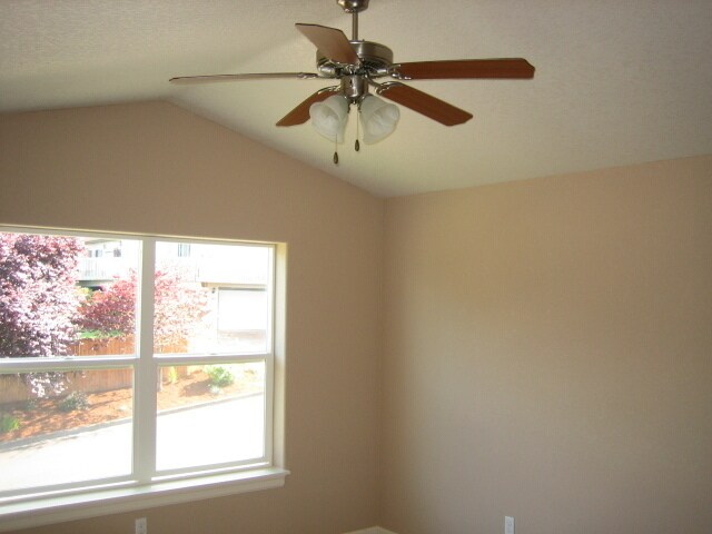 Building Photo - CARMELCREST895