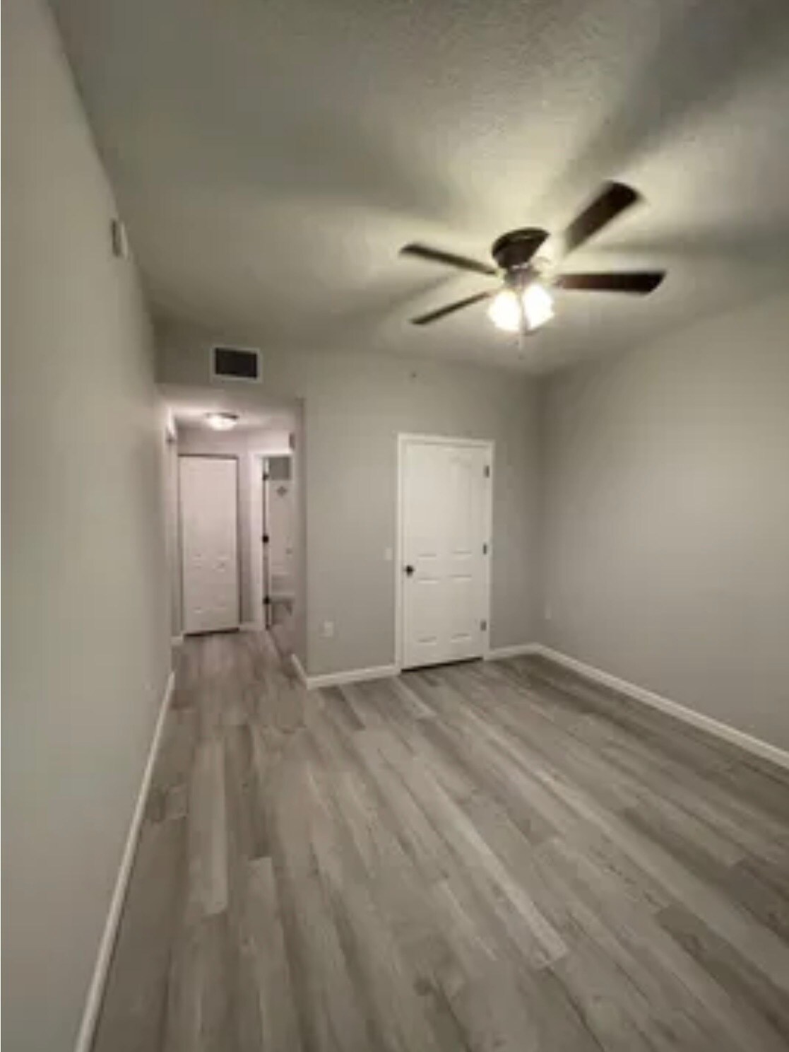 Large Bedrooms - 9825 Baywinds Blvd