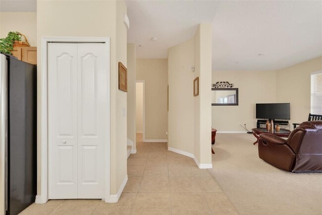 Building Photo - 1323 Priory Cir