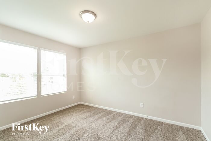 Building Photo - 8000 Camden Crossing