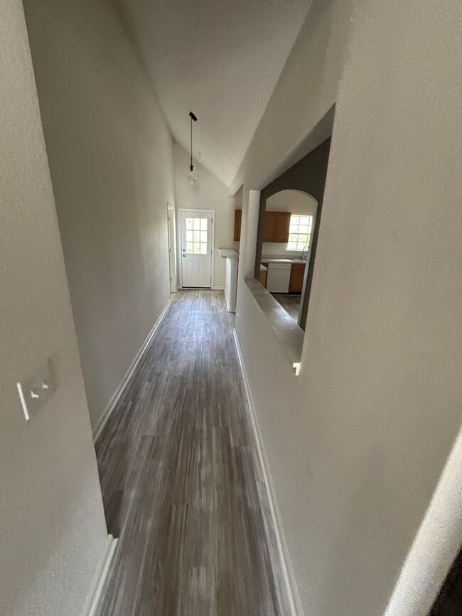 Building Photo - 545 Carlton Pointe Dr