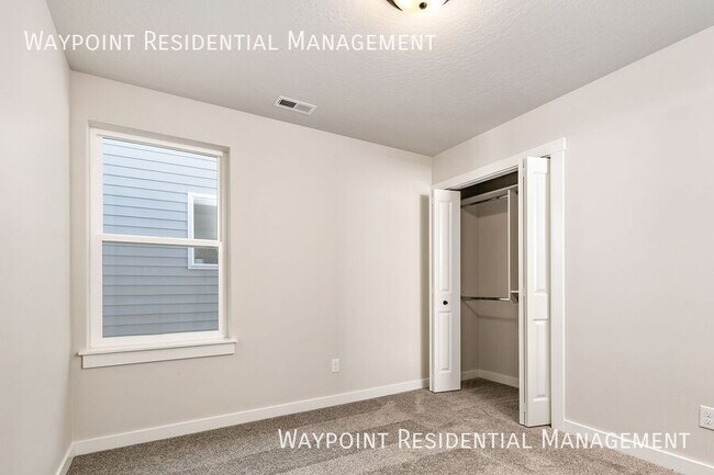 Building Photo - 2094 S Defio Pl