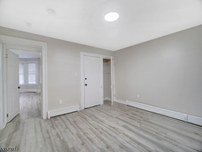 Building Photo - 178 Littleton Ave