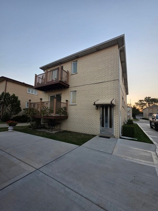 Building Photo - 7913 Nordica Ave