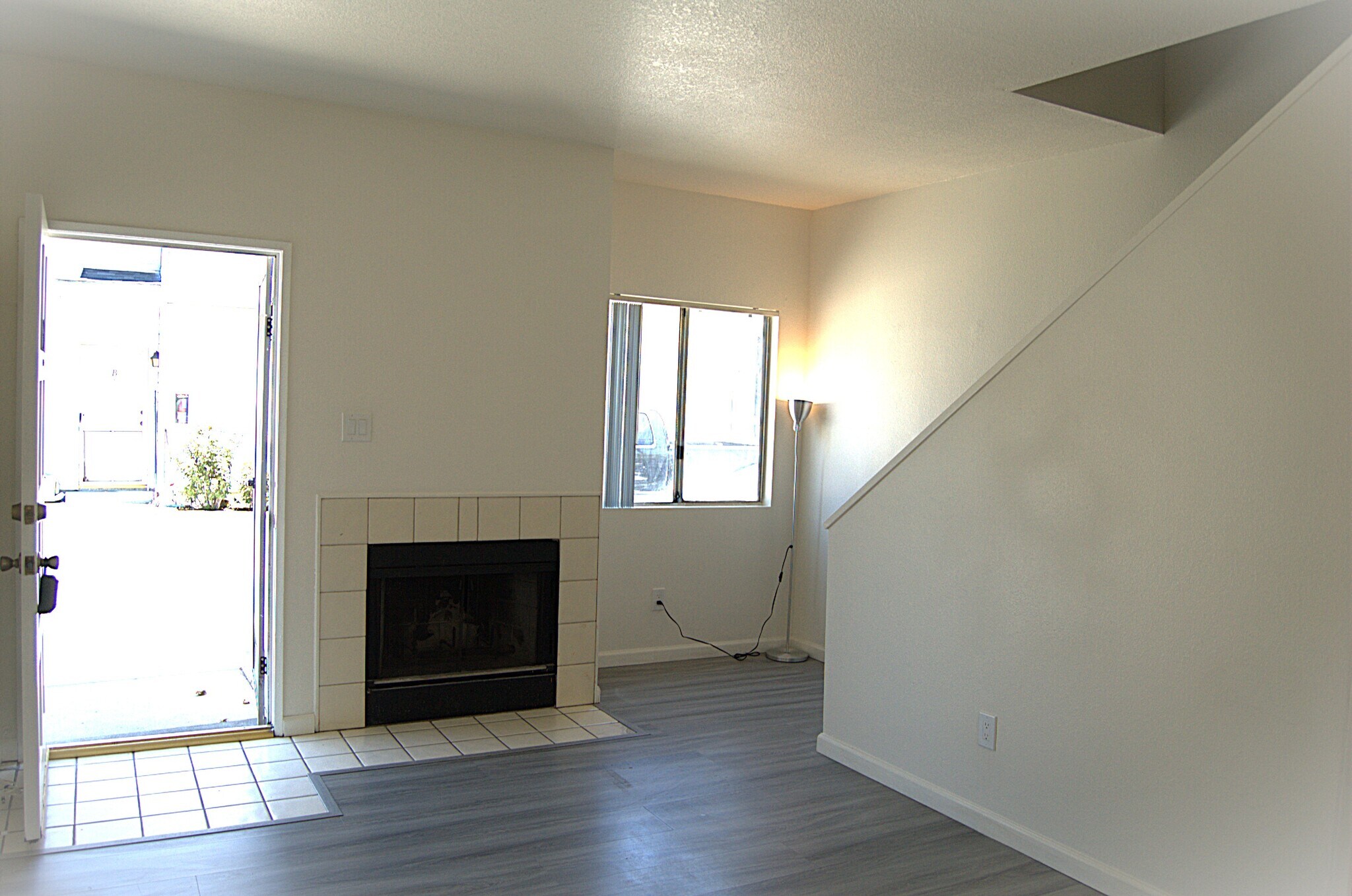 Building Photo - 1323 W Palmyra Ave
