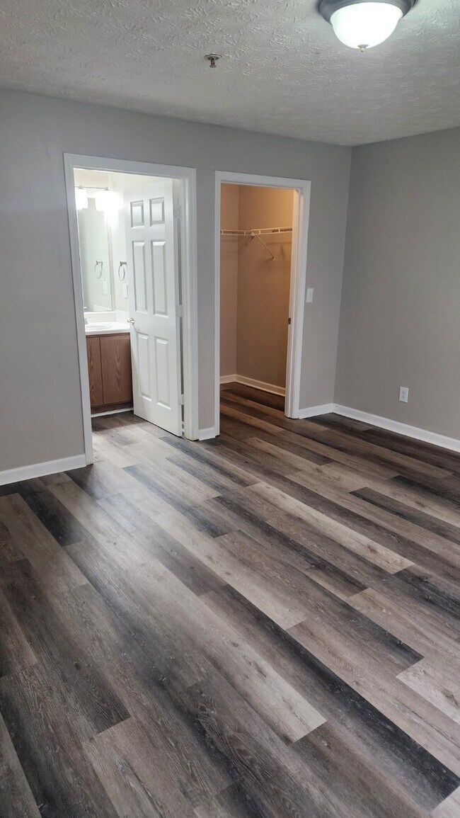 Master BR - 14204 Waldrop Cv