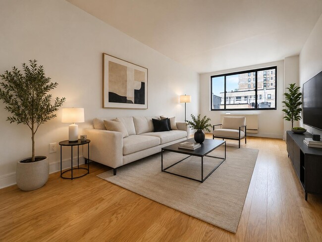 Building Photo - 323 W 96th St