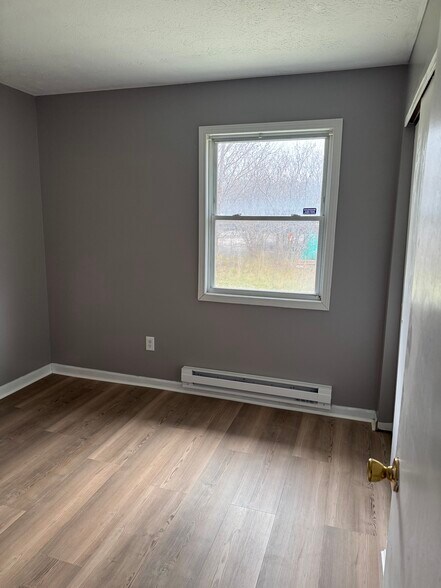 Building Photo - 5084 North Rd