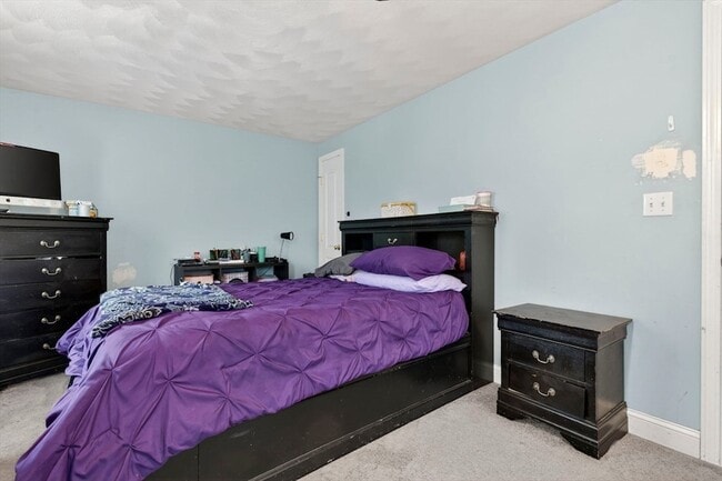 Building Photo - 74 Linwood St