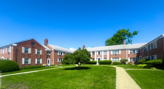 Building Photo - 30 Standish Rd