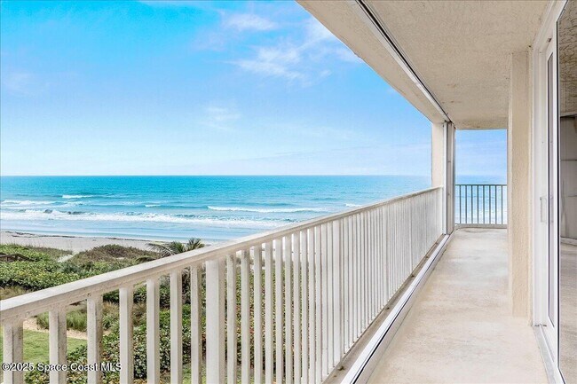 Building Photo - 1575 N Hwy A1A