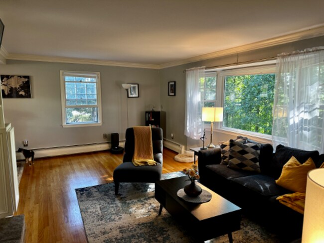 Building Photo - 165 Richardson Dr