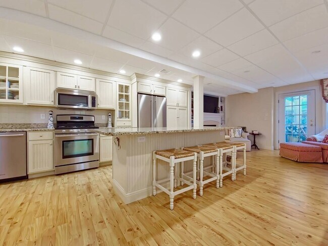 Building Photo - 111 Shore Dr