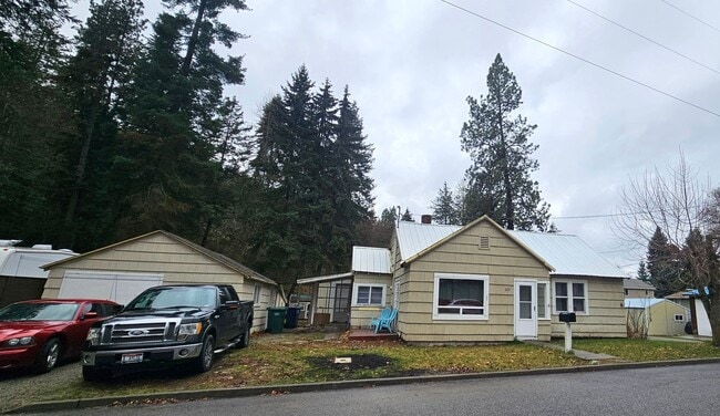 Building Photo - Downtown Coeur d'Alene home close to Sande...