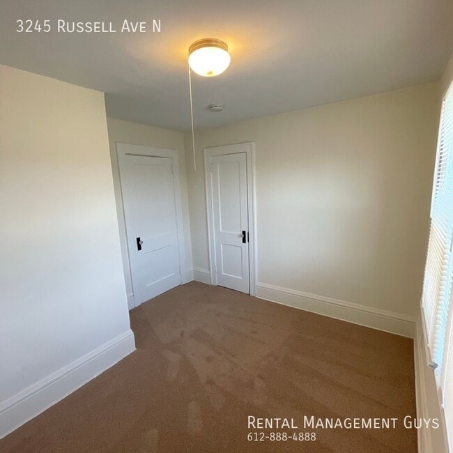 Building Photo - Charming 2 Bed/1 Bath + Den for Rent!