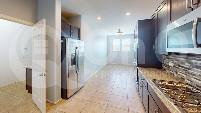 Building Photo - 7991 S Dolphin Way