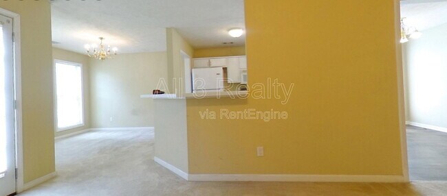 Building Photo - 133 Harbour Lake Dr