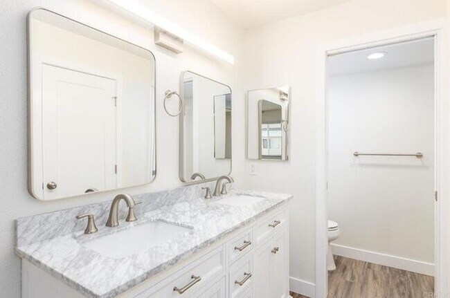 Building Photo - Remodeled 3 Bed 2 Bath Condo - Coastal Living at Its Finest