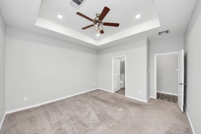 Building Photo - 31215 Whitfield Ct