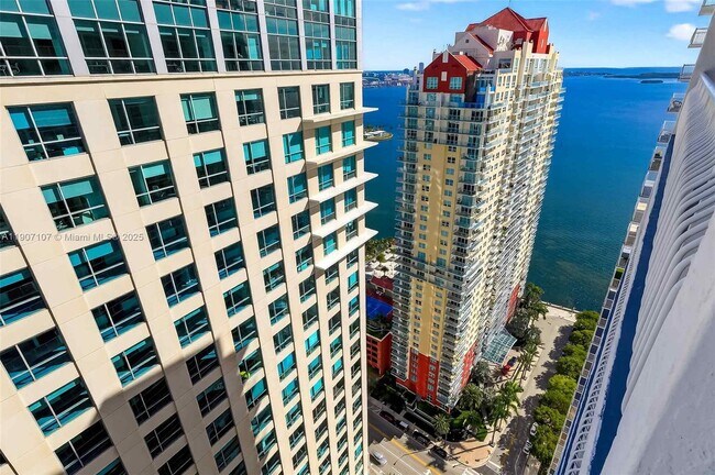 Building Photo - 1200 Brickell Bay Dr