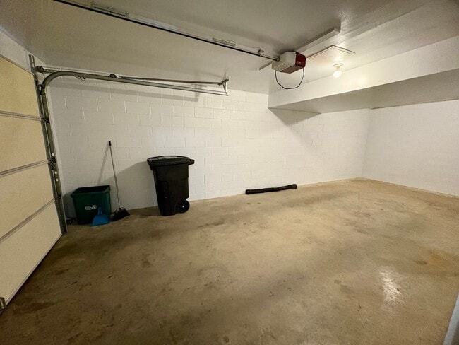 Building Photo - 3 Bedroom 1.5 Bathroom in Elizabethtown!