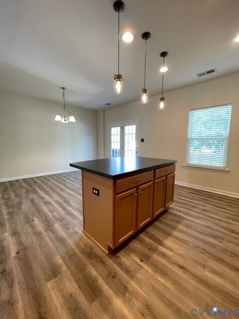 Building Photo - 8107 Creekside Village Dr