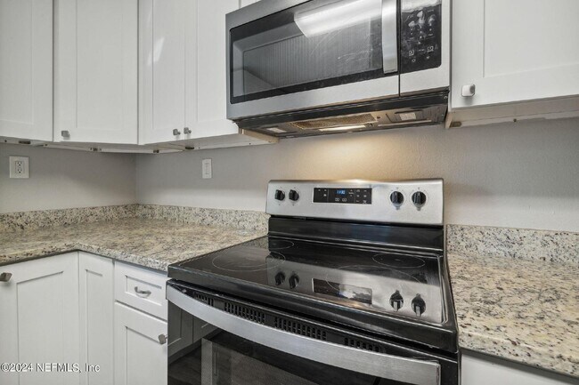 Building Photo - 3Bd Rental Available, Minutes from San Marco!