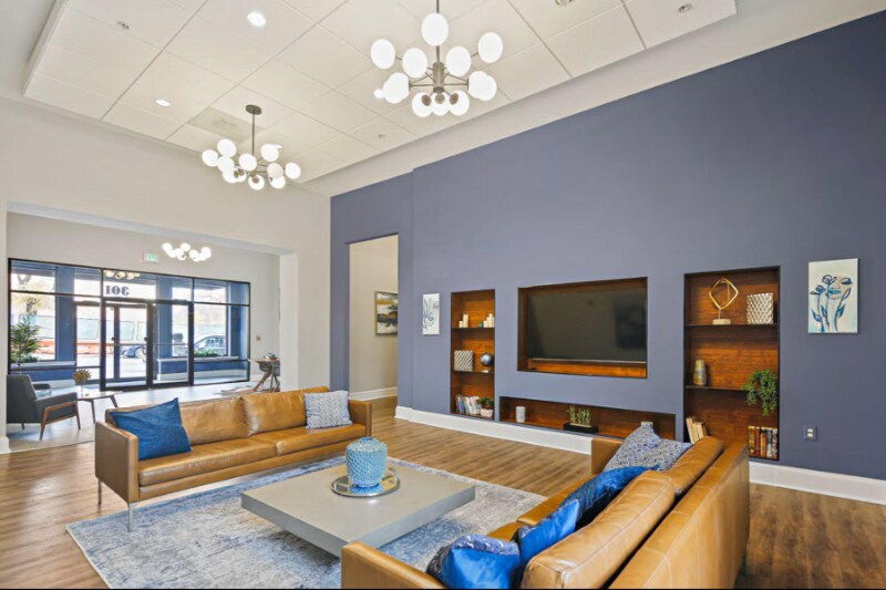 Building Photo - 319 W Franklin St