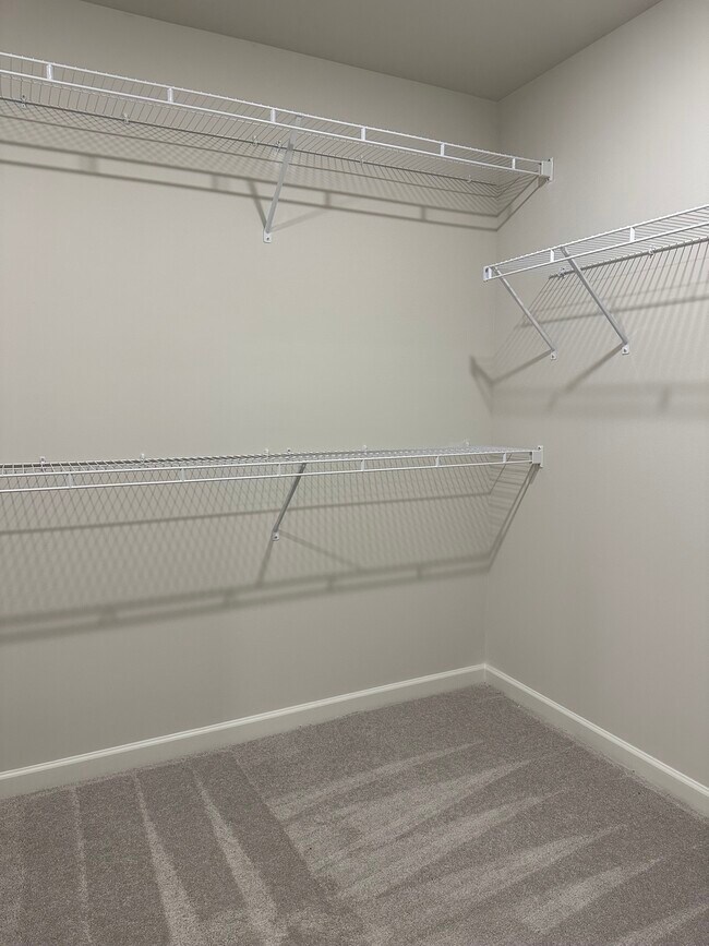 Building Photo - 2252 Robert Gwynne Dr