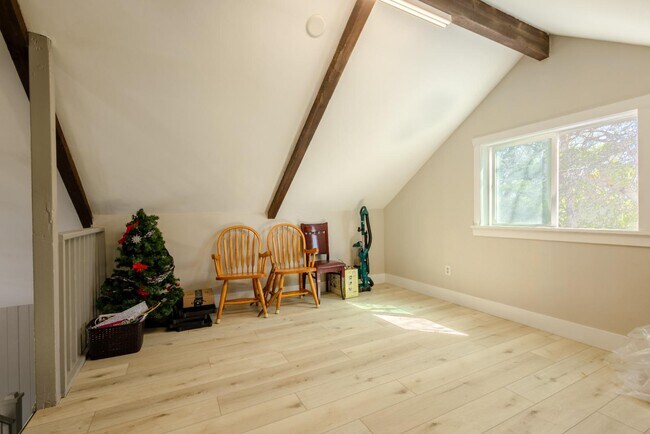 Building Photo - 211 N 3900 E
