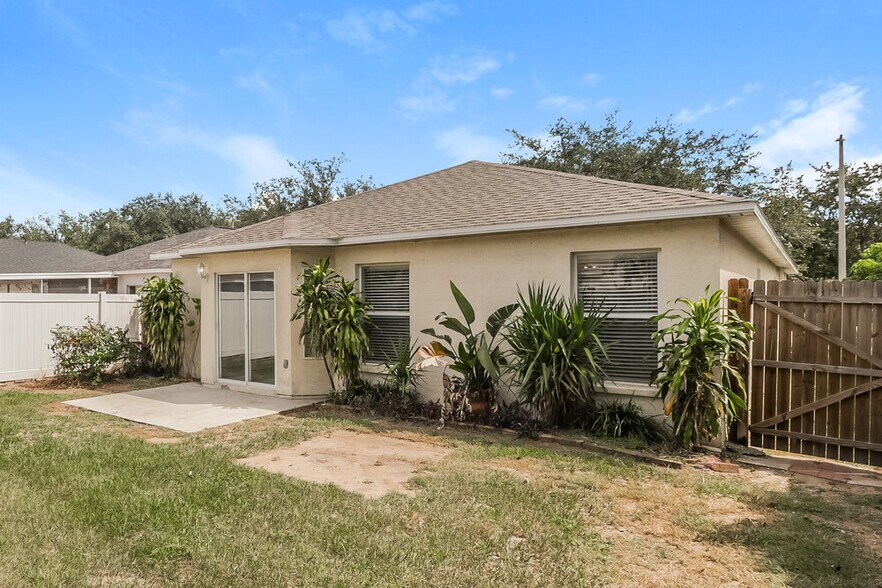 Building Photo - 2614 Lansbury Pl