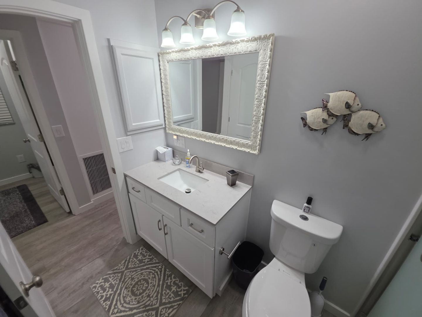 Building Photo - Newly Remodeled / Furnished 2 Bedroom / 2 Bathroom