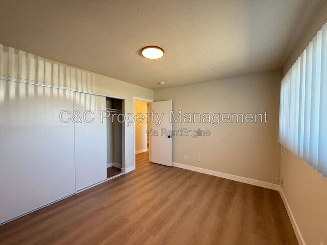Building Photo - 855 9th St