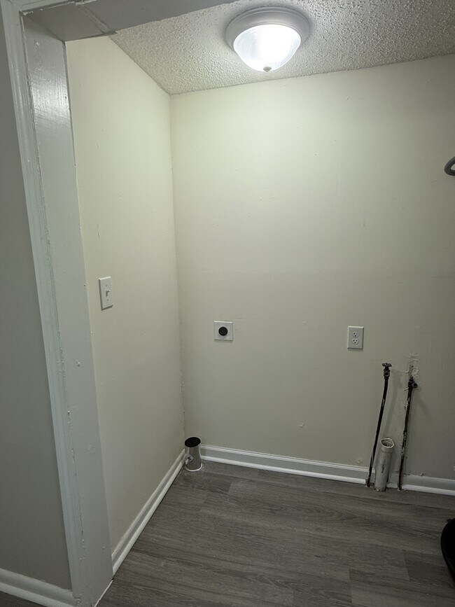 Building Photo - 9720 Westfield Pl