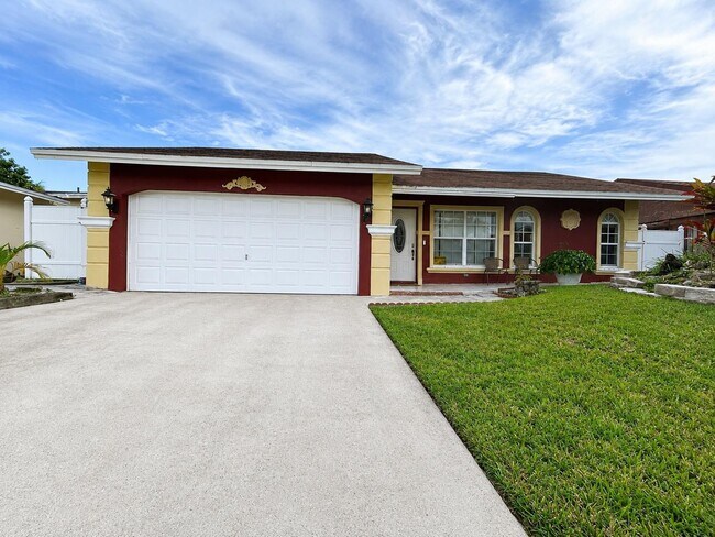 Building Photo - 7526 SW 7th Ct