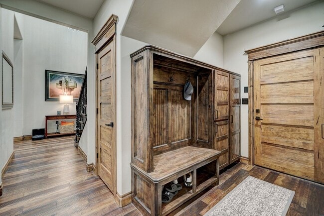 Building Photo - 4009 NE Realtree Dr