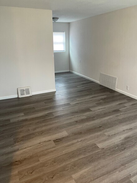 Building Photo - 225 S Rosedale Ave