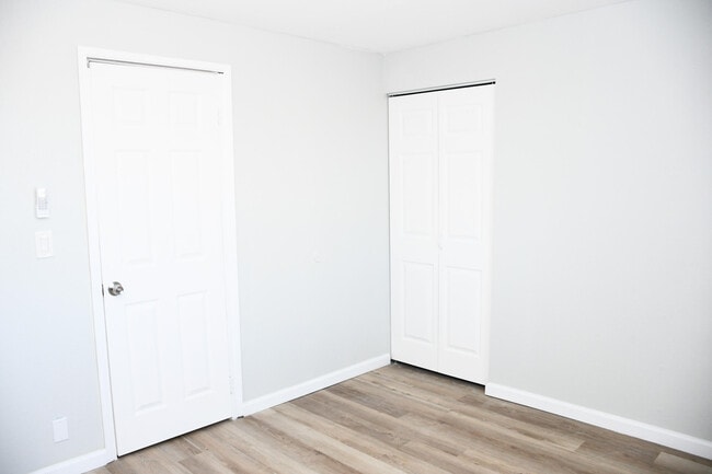 Building Photo - 61576 Aberdeen Dr