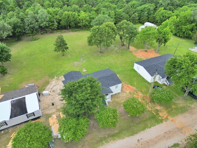 Building Photo - 451 N Hill Rd